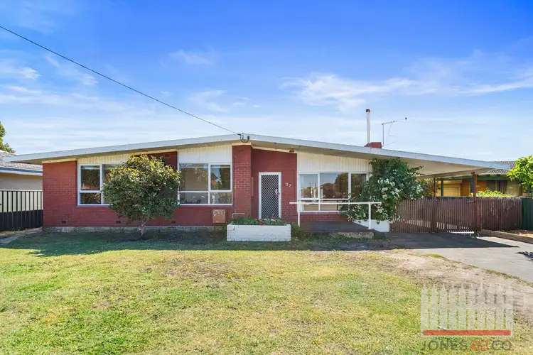 27 Lukin Way, Bassendean WA 6054
