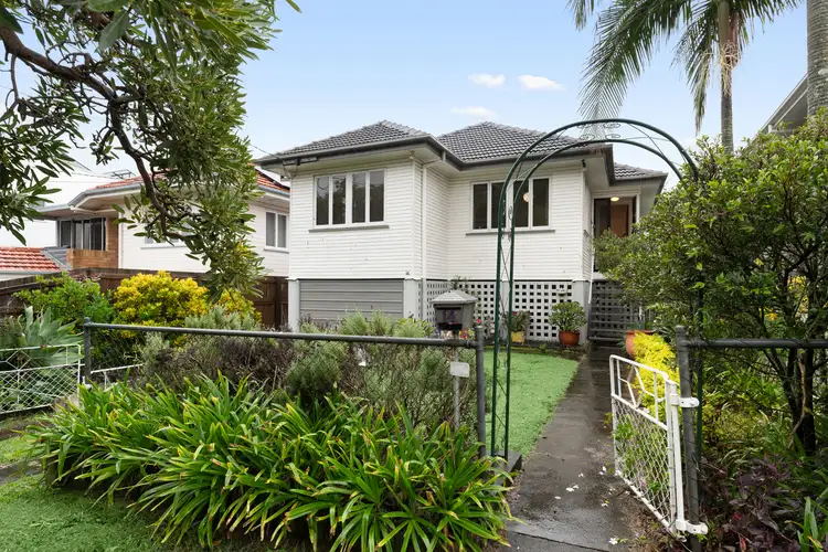 14 Lloyd Street, Camp Hill QLD 4152