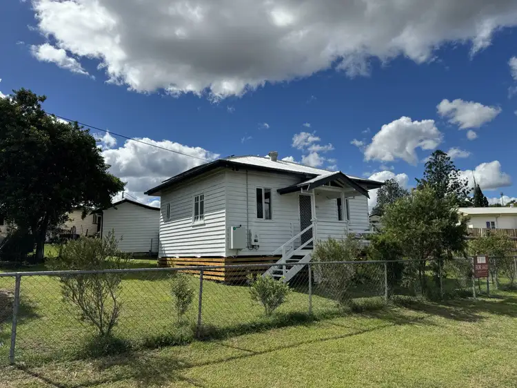 5 Dalton Street, Monto QLD 4630