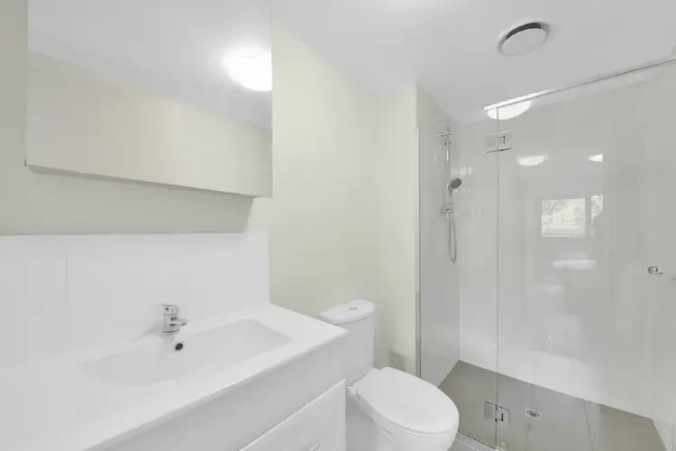 Sixth view of Homely unit listing, 20/45 Regent Street, Woolloongabba QLD 4102