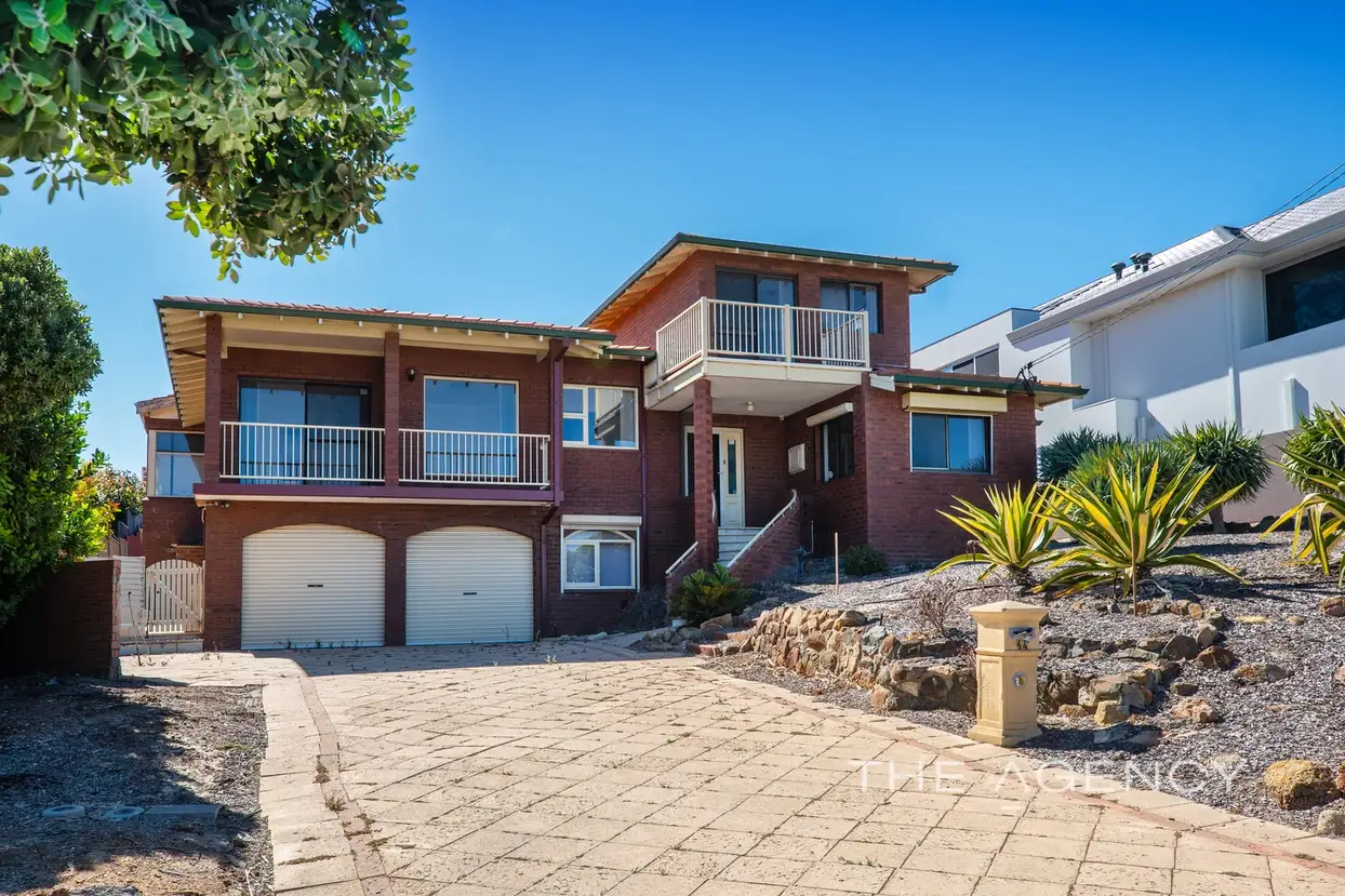 Main view of Homely house listing, 64 Kempenfeldt Avenue, Sorrento WA 6020