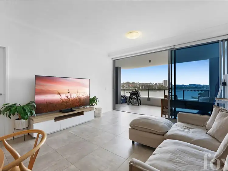 2210/397 Christine Avenue, Varsity Lakes QLD 4227