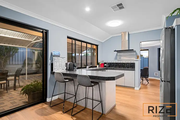 Sixth view of Homely house listing, 10 Glenfine Way, Carramar WA 6031
