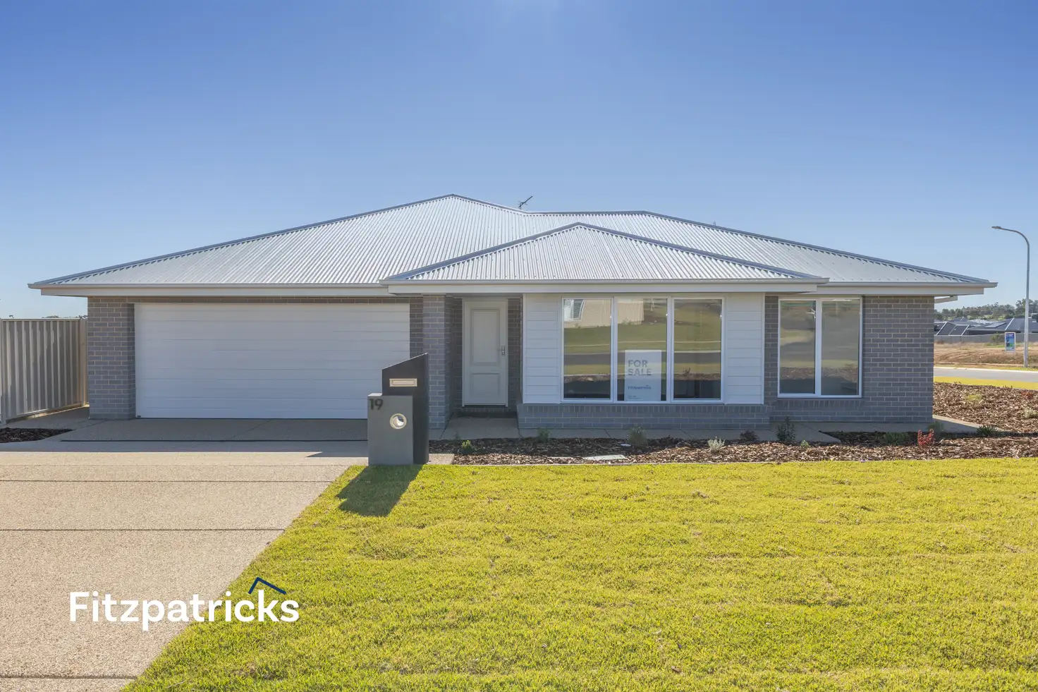 Main view of Homely unit listing, 19 Burt Street, Gobbagombalin NSW 2650