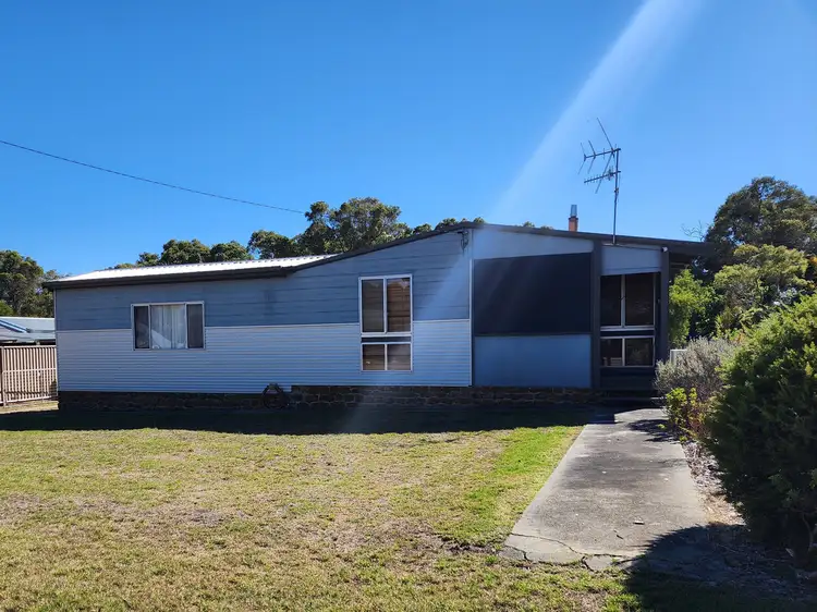 23 Williamson Avenue, Narrikup WA 6326