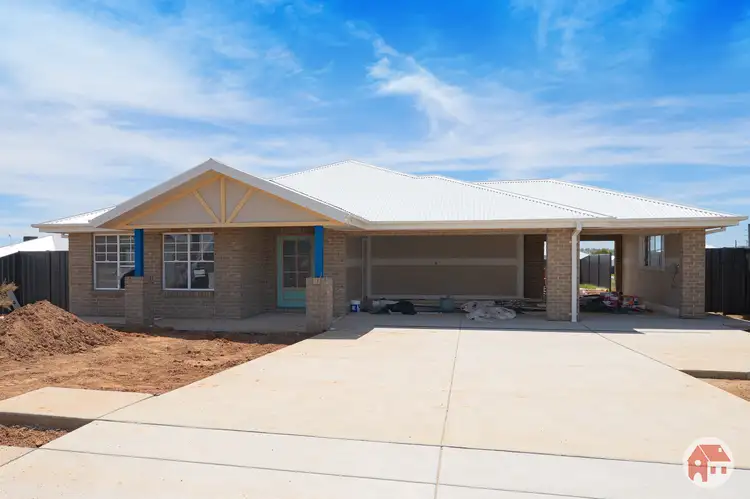 12 Lacebark Drive