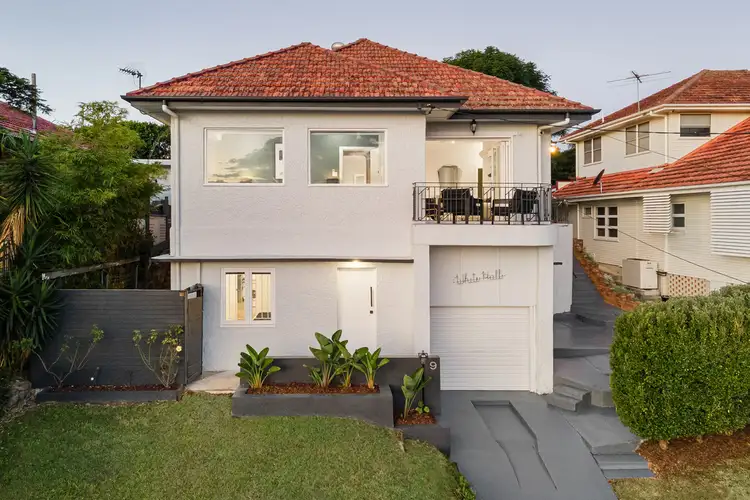9 Paramount Terrace, Seven Hills QLD 4170