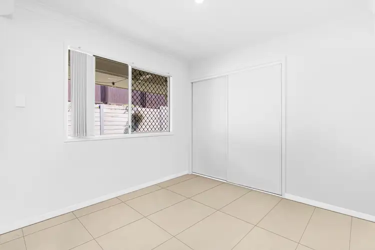 Sixth view of Homely semi-detached listing, 5 Pelling Place, Deebing Heights QLD 4306