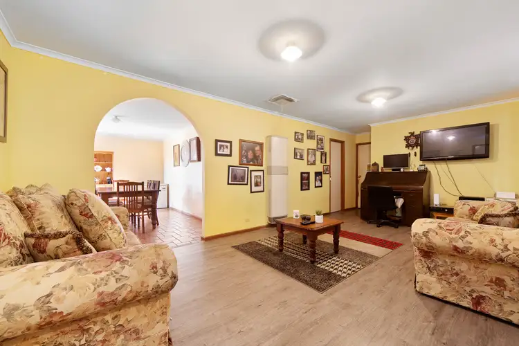 Second view of Homely house listing, 5 Luscombe Avenue, Carrum Downs VIC 3201