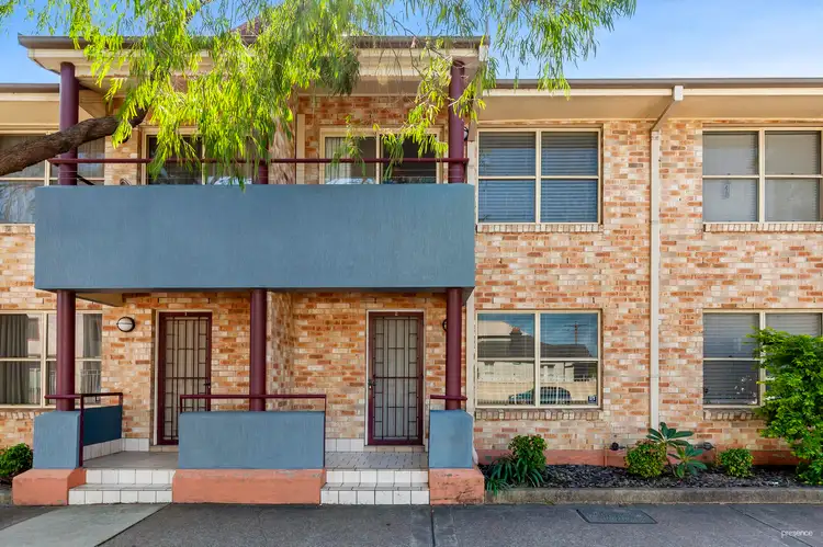 2/22 Donald Street, Hamilton NSW 2303