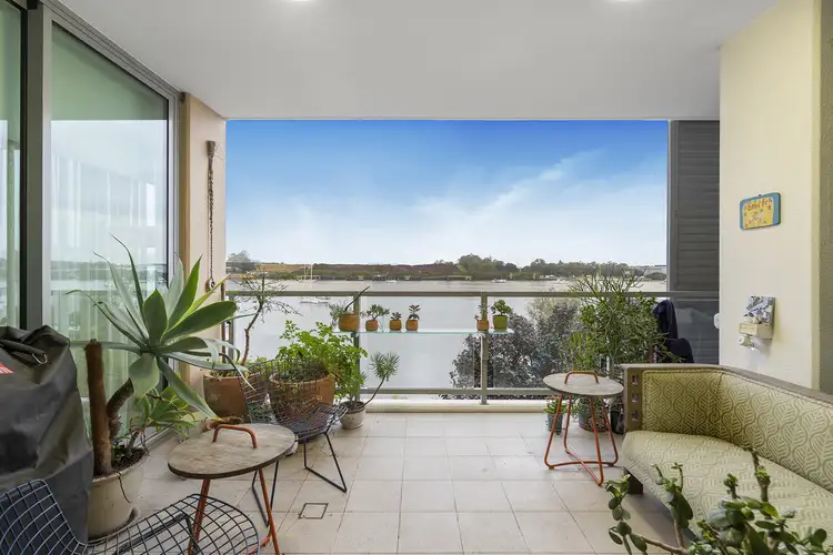 1304/118 Parkside Circuit, Hamilton QLD 4007
