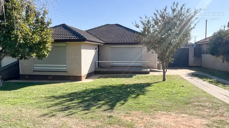 33 Leavenworth Drive, Mount Austin NSW 2650
