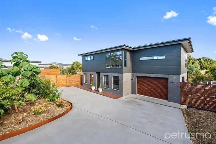 35 Kingsgate Circle