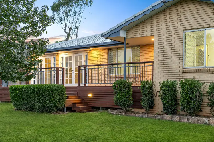 33 Martini Street, Mount Lofty QLD 4350