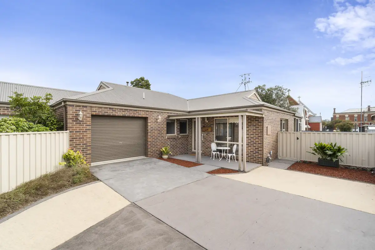 Main view of Homely unit listing, 2/24 Parrott Street, Cobden VIC 3266