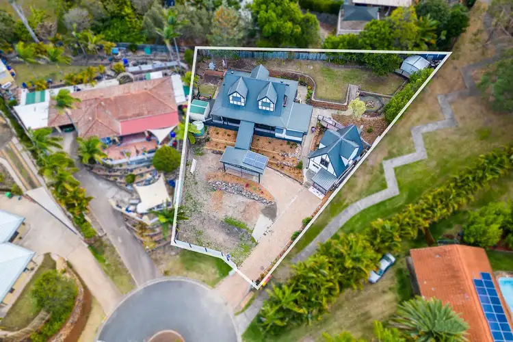 18 Robe Court, Helensvale QLD 4212