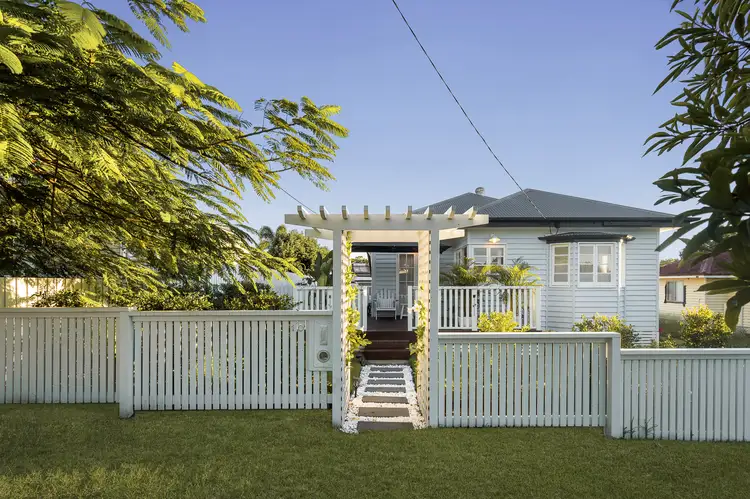 10 Sackett Street, Brighton QLD 4017