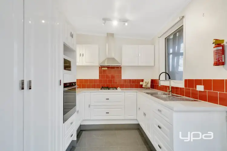 Fifth view of Homely house listing, 8 Flynn Crest, Coolaroo VIC 3048