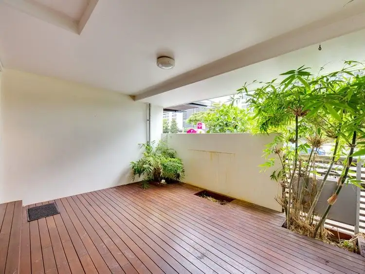 Fifth view of Homely apartment listing, 1/8 Macquarie Street, Teneriffe QLD 4005