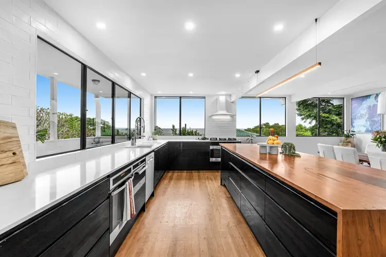 4 Yaringa Street, Manly West QLD 4179