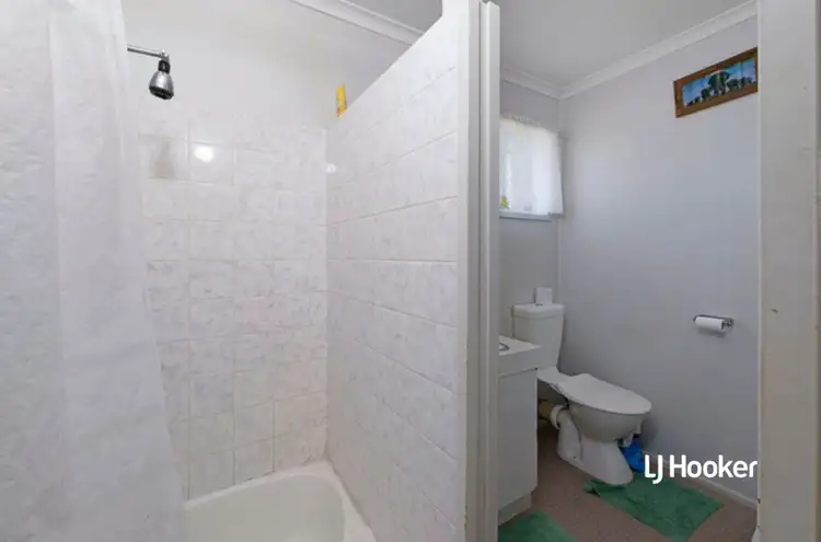 Fourth view of Homely unit listing, 2/38 Glenview Crescent, Avoca QLD 4670