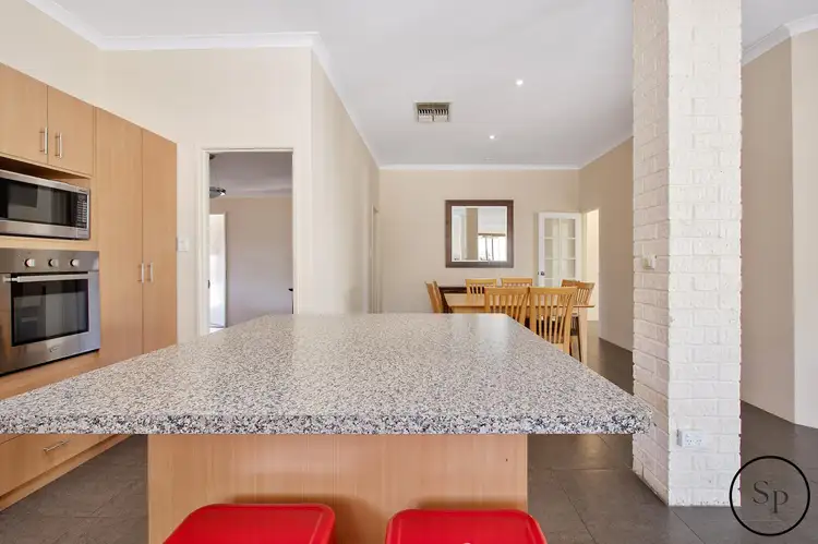 9 Willmott Close, Halls Head WA 6210