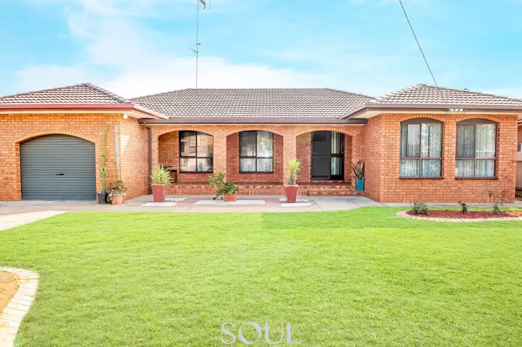6 Rhoda Place, Yoogali NSW 2680