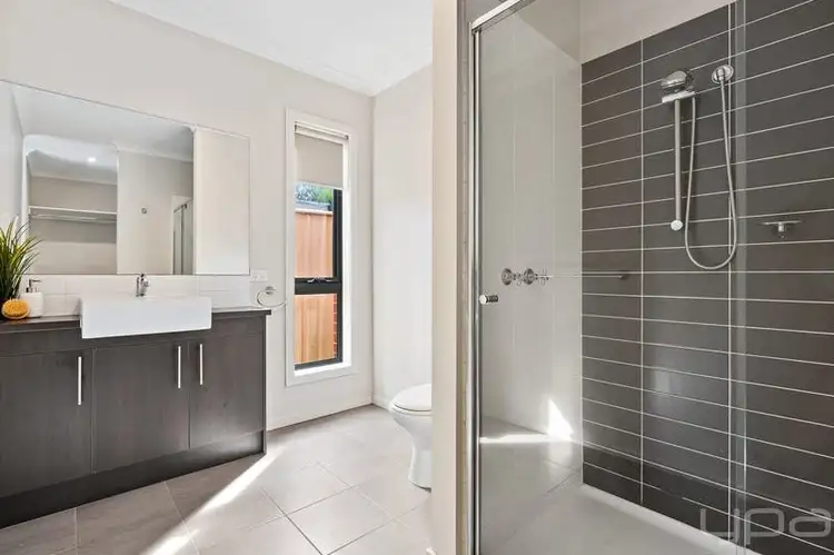 Fifth view of Homely house listing, 2/25 Lomandra Bowl, Harkness VIC 3337