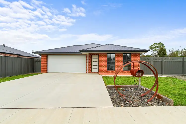 84 Blackburn Street, Stratford VIC 3862