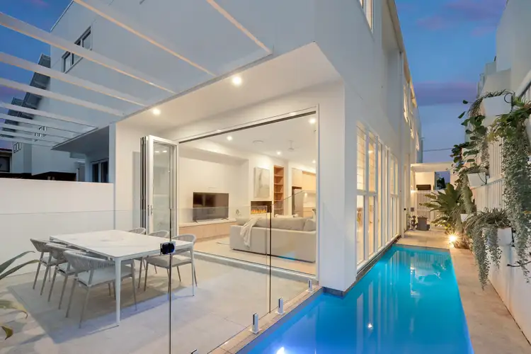26 Riviera Road, Miami QLD 4220
