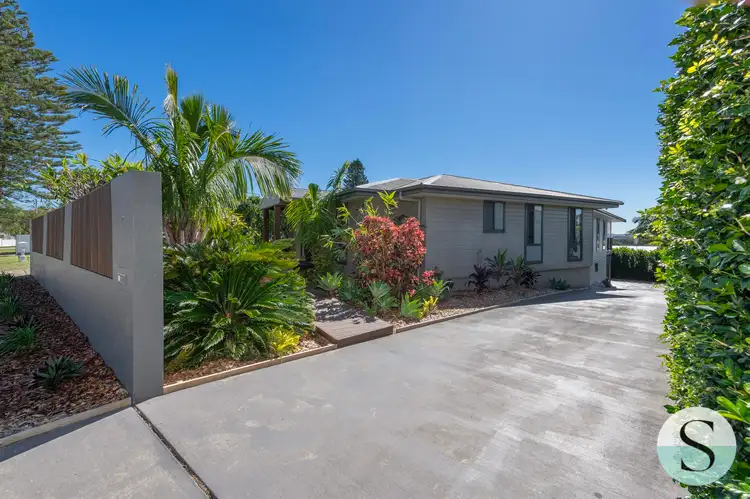 7 Jan Close, Caves Beach NSW 2281