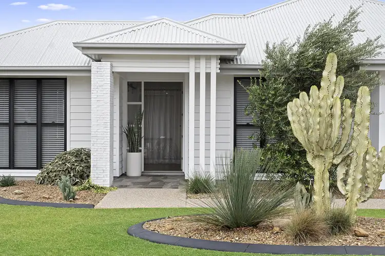 2 McGrory Drive, Kearneys Spring QLD 4350