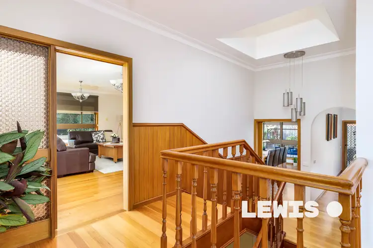 Sixth view of Homely house listing, 10 Jeffs Court, Endeavour Hills VIC 3802