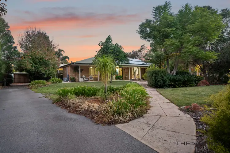 25 Hollett Road, Stoneville WA 6081