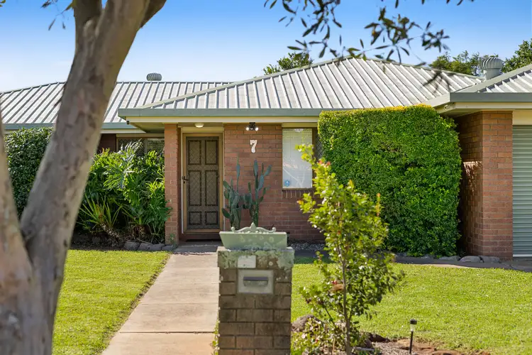 7 Barooga Court, Wilsonton Heights QLD 4350