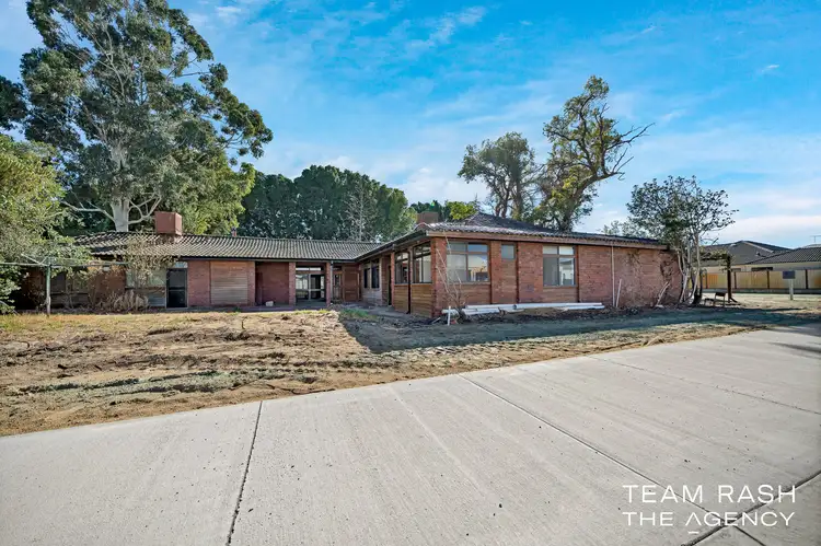 10 Russell Road, Madeley WA 6065