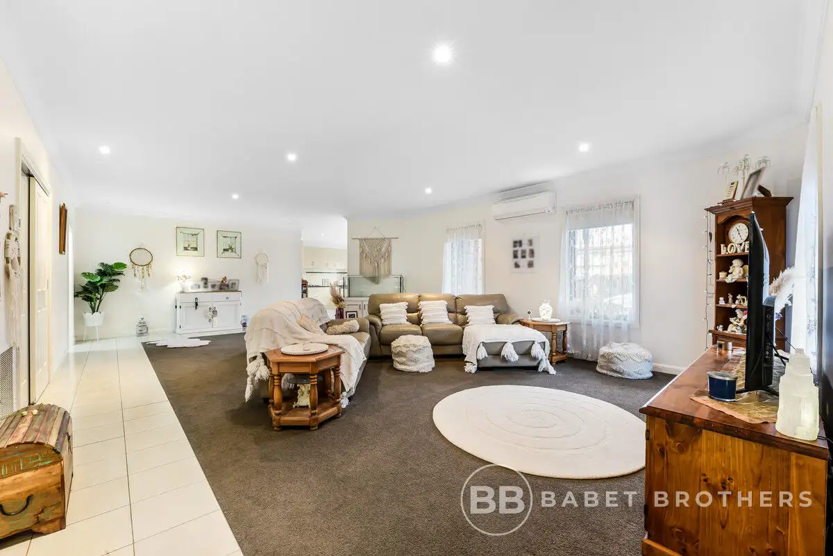 Main view of Homely house listing, 2/26 Lyndhurst Sqaure, Drouin VIC 3818