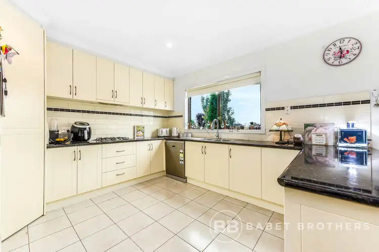 Fifth view of Homely house listing, 2/26 Lyndhurst Sqaure, Drouin VIC 3818