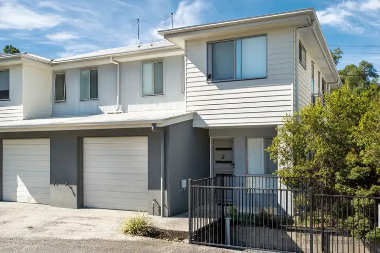 6 Cloverdale Road
