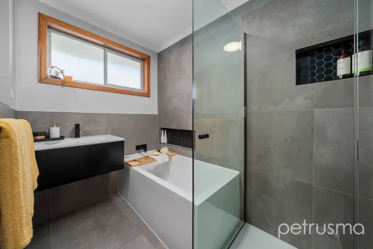 63 Lennox Avenue, Lutana TAS 7009