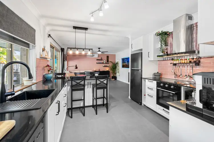 Fourth view of Homely house listing, 2 Noir Court, Thornlands QLD 4164