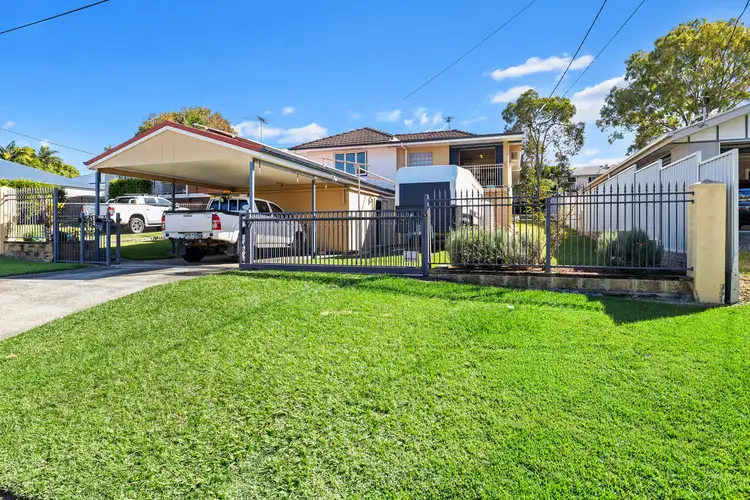 17 Herswell Avenue, Wynnum West QLD 4178