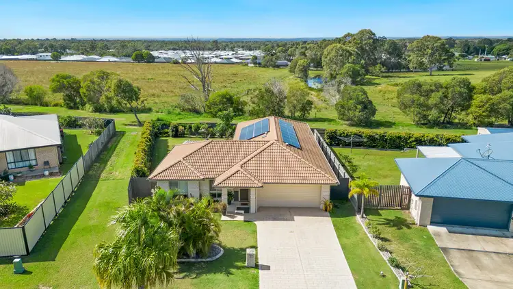 8 Peat Court, Nikenbah QLD 4655