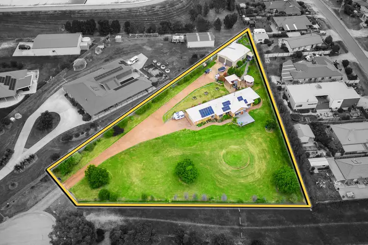 27 John Francis Court, Kalimna VIC 3909