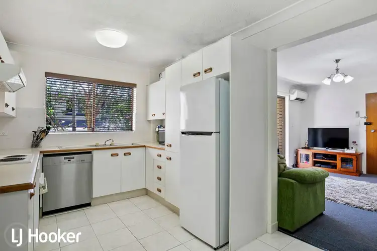 Sixth view of Homely unit listing, 2/87 Farnell Street, Chermside QLD 4032