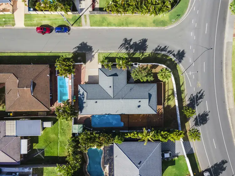 2 Carwell Drive, Burleigh Waters QLD 4220
