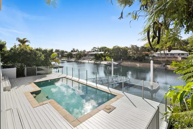 15 Bombala Street, Broadbeach Waters QLD 4218