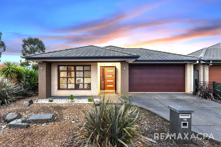 16 Snowsill Circuit, Point Cook VIC 3030