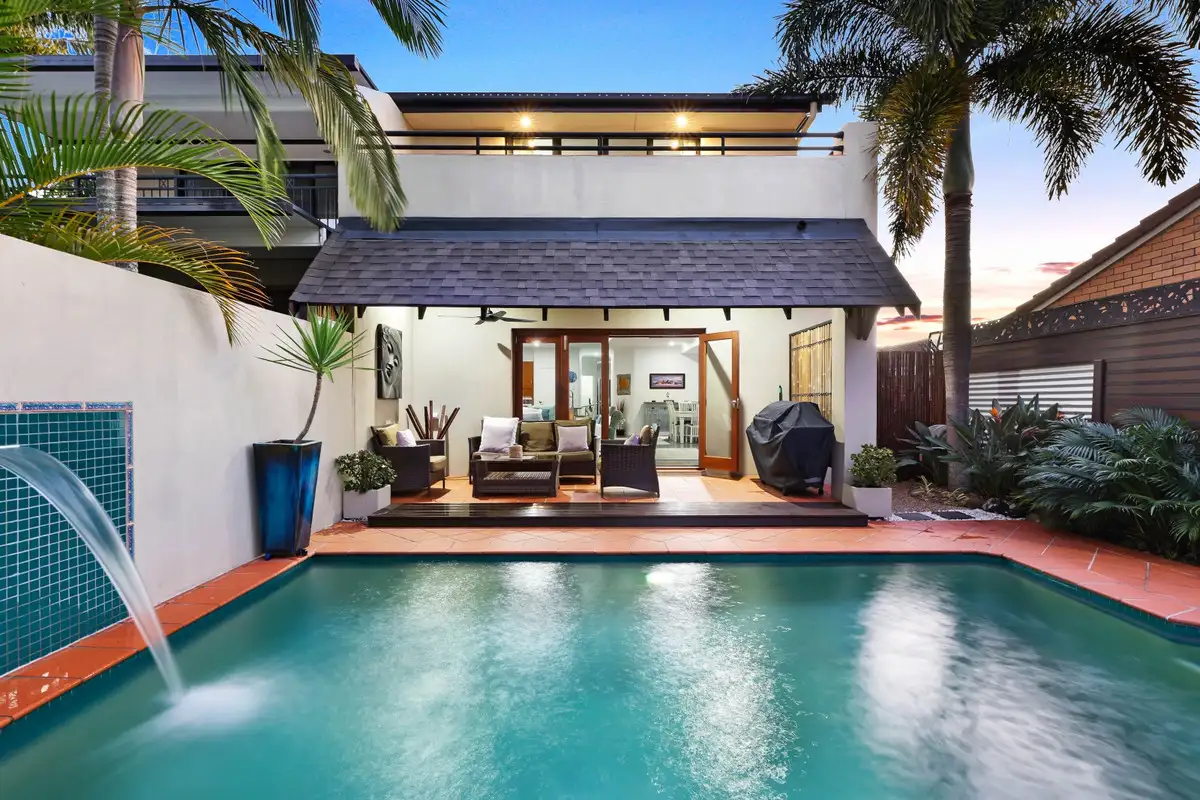 Main view of Homely semi-detached listing, 2/5 Alkira Avenue, Palm Beach QLD 4221