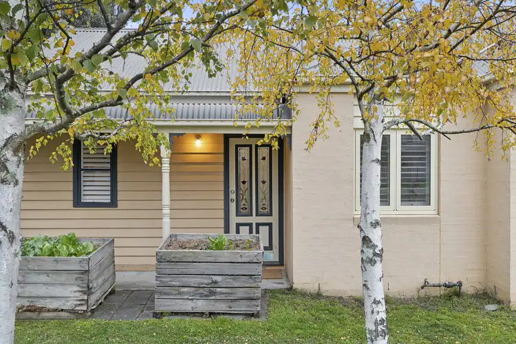 1/5 Morrow Road, Gisborne VIC 3437